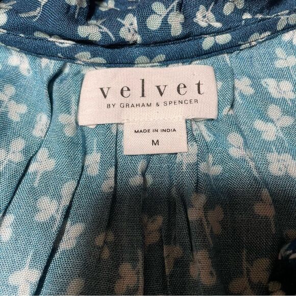 Velvet by Graham & Spencer anthropologie blue floral tank top size Medium - Picture 7 of 9